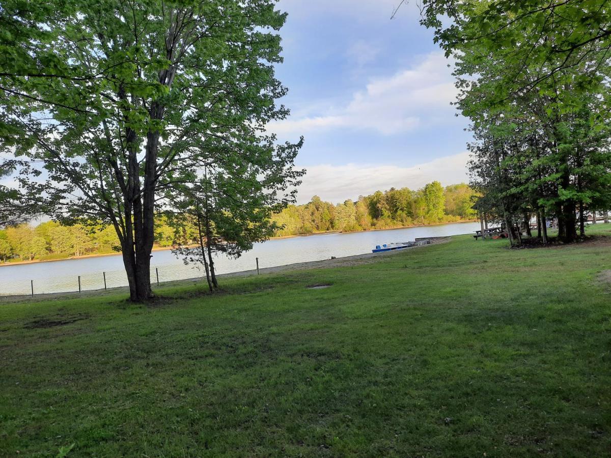 קאוורת'ה לייקס Lakefront Hideaway Resort מראה חיצוני תמונה