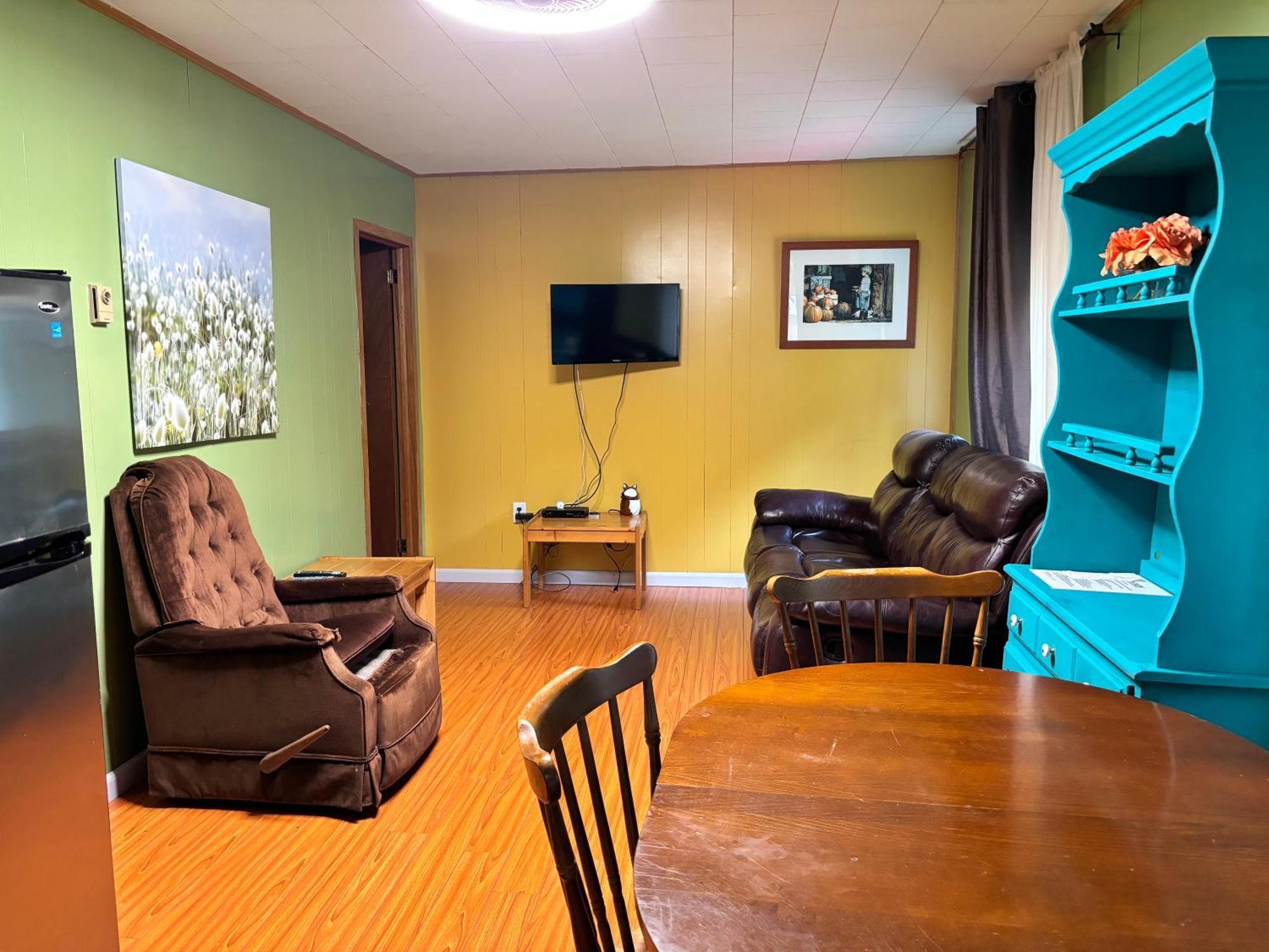 קאוורת'ה לייקס Lakefront Hideaway Resort חדר תמונה