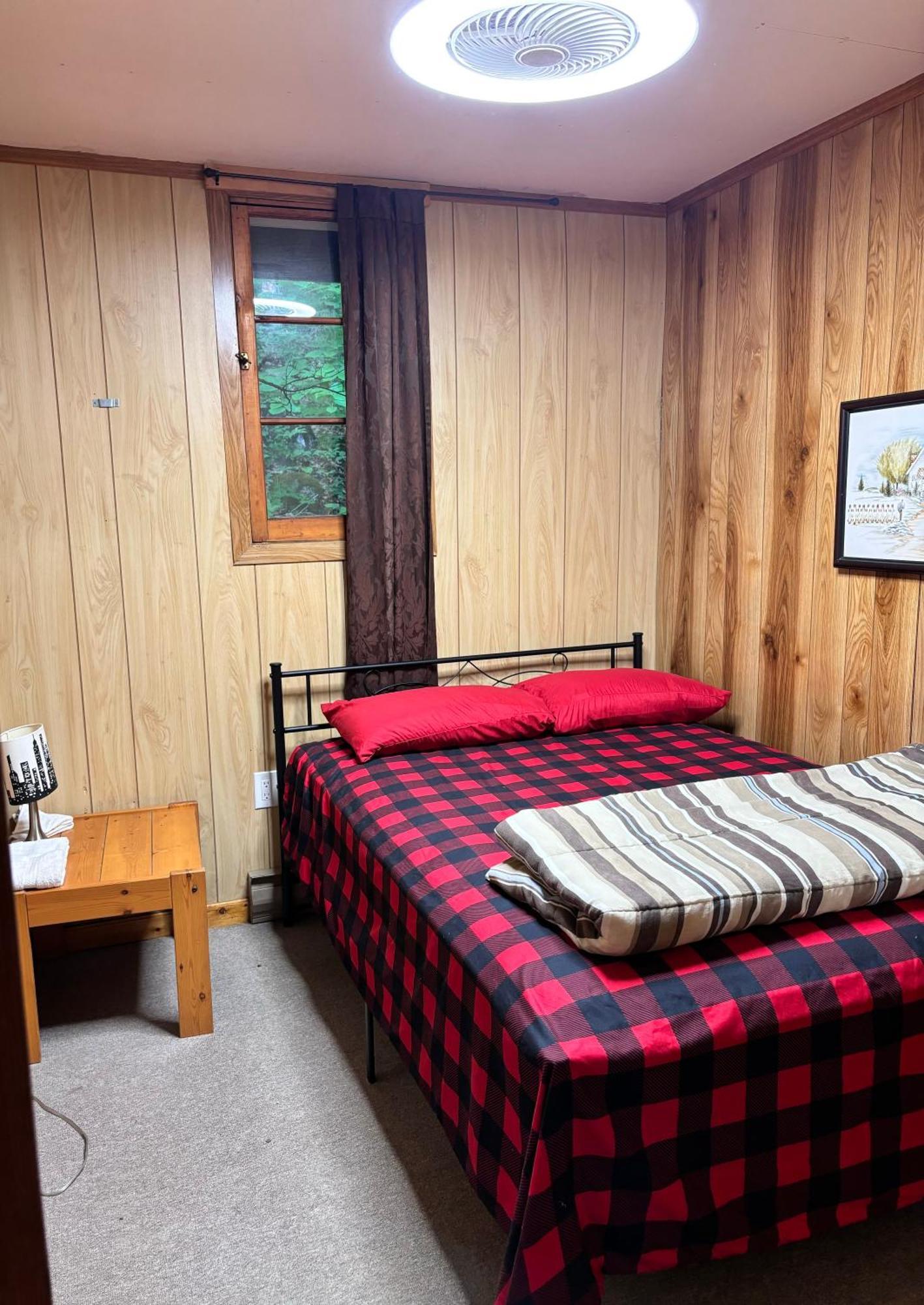 קאוורת'ה לייקס Lakefront Hideaway Resort חדר תמונה